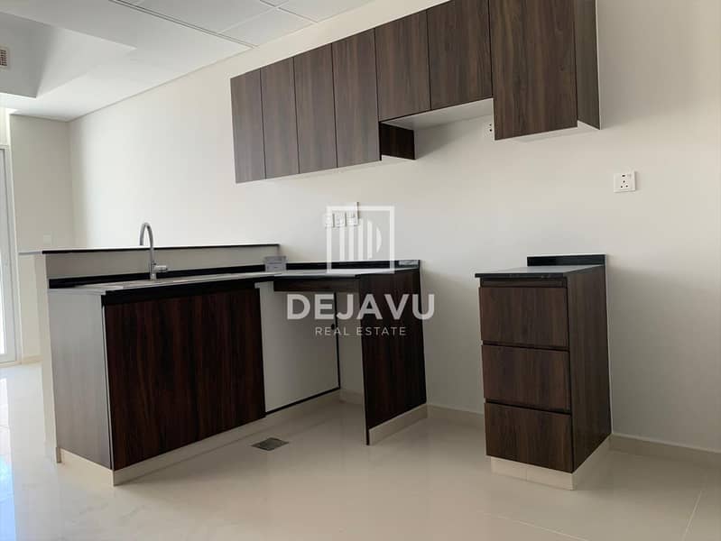 Fully Upgraded | Single Row | Prime Location