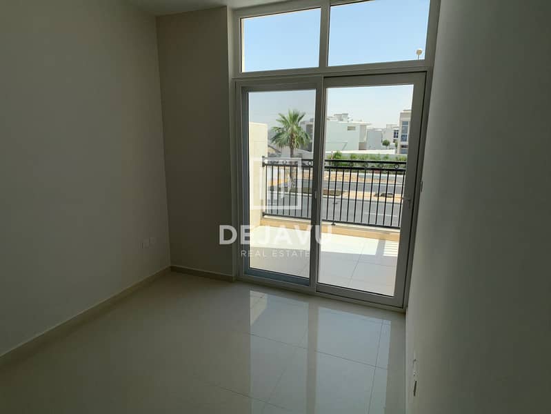 Fully Upgraded | Single Row | Prime Location - Image 9