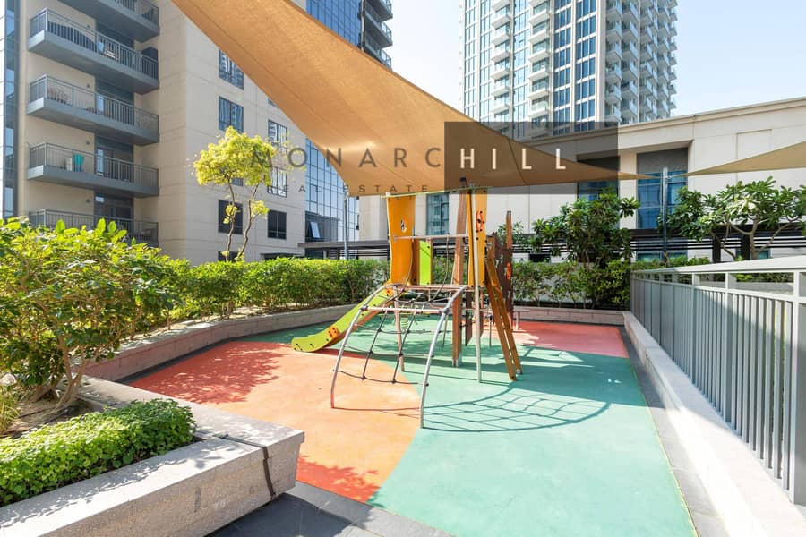 Renovated | Burj Khalifa and Port View - Image 16