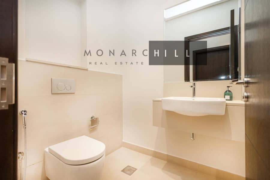 Renovated | Burj Khalifa and Port View - Image 28