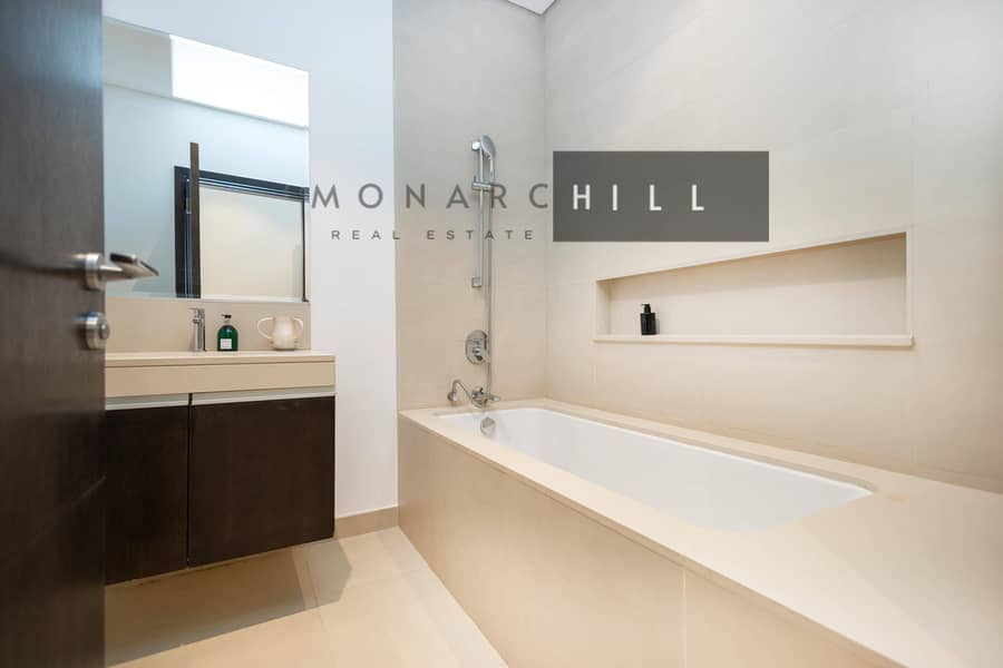 Renovated | Burj Khalifa and Port View - Image 30