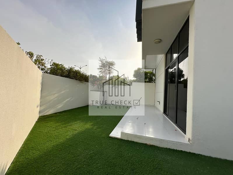 Spacious | 3 Bedrooms + Maid | Unfurnished | Big Plot | Rented - Image 8