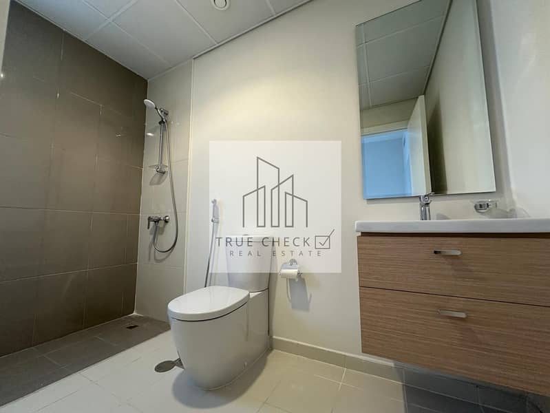 Spacious | 3 Bedrooms + Maid | Unfurnished | Big Plot | Rented - Image 10