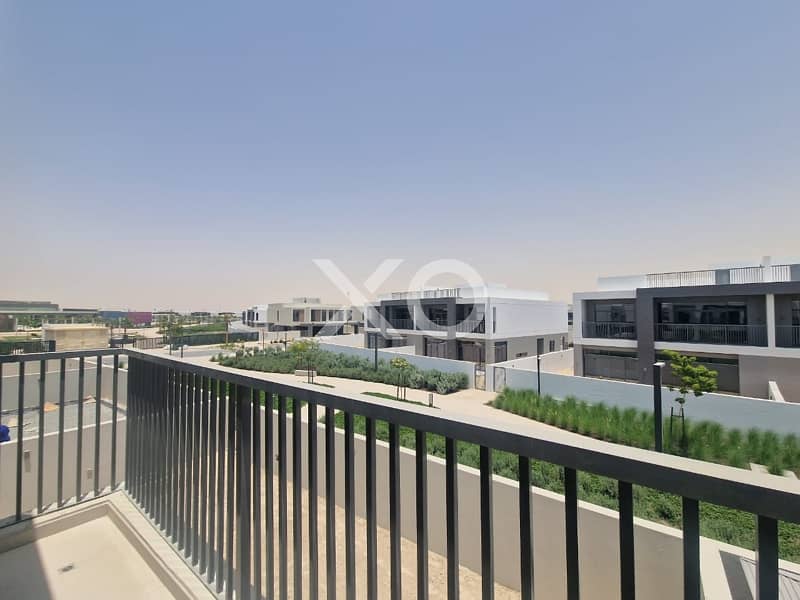 Single Row | Huge Garden | Next To Beach