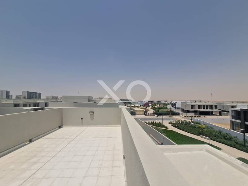 Single Row | Huge Garden | Next To Beach