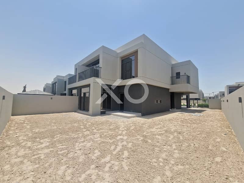 Single Row | Huge Garden | Next To Beach