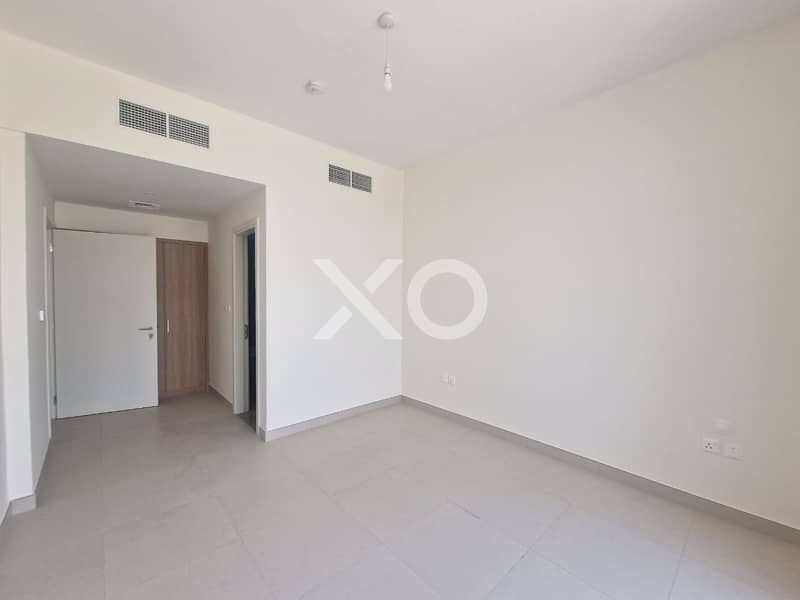 Single Row | Huge Garden | Next To Beach - Image 13