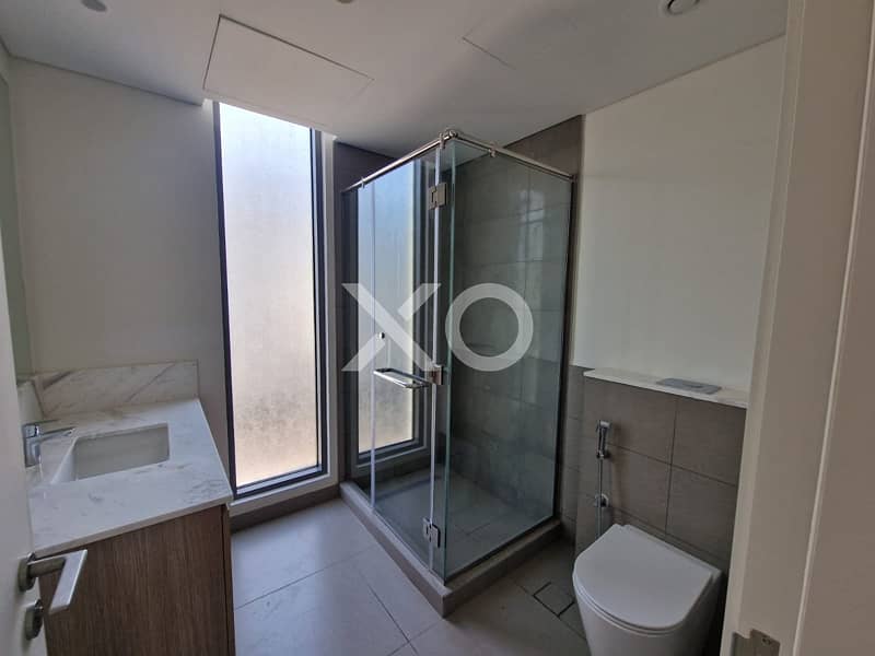 Single Row | Huge Garden | Next To Beach - Image 15