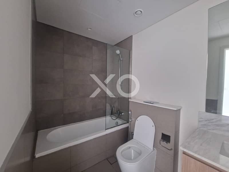 Single Row | Huge Garden | Next To Beach - Image 16