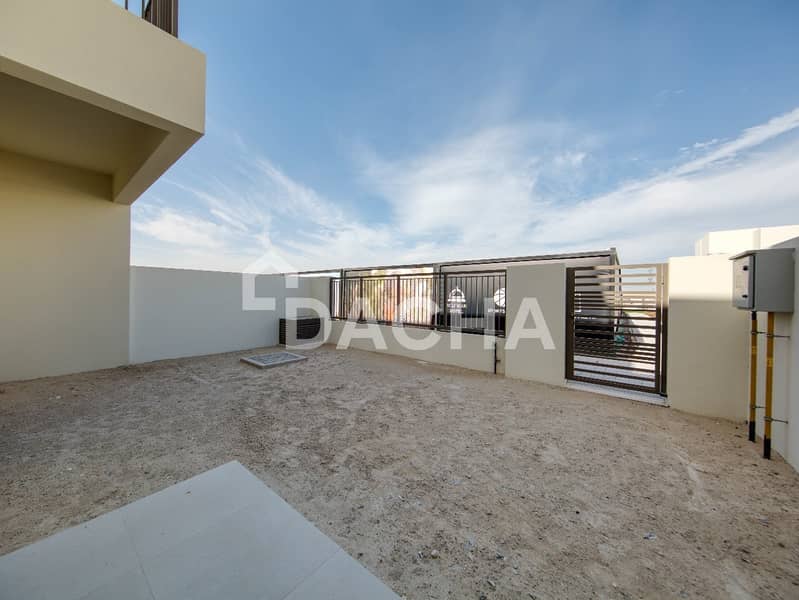 Single row / Vacant now/ Amazing community