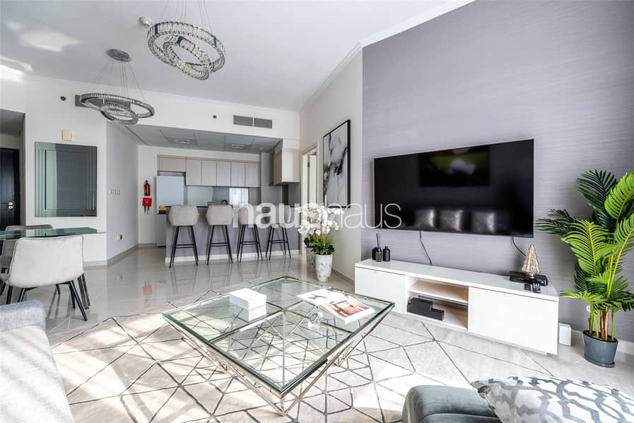 Exclusive | Premium Furniture | Bright and Airy