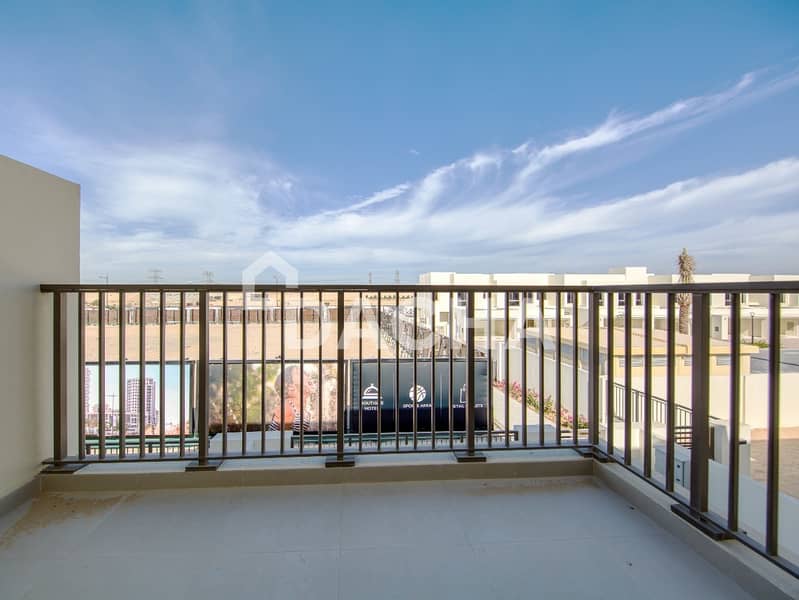 Single row / Vacant now/ Amazing community