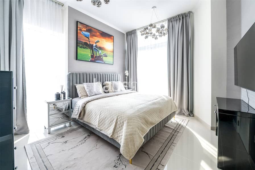 Exclusive | Premium Furniture | Bright and Airy - Image 6