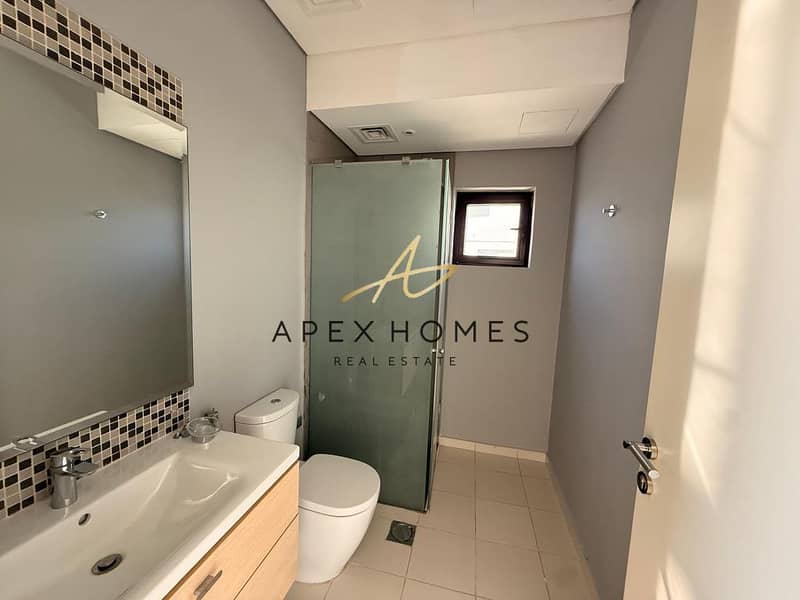 Spacious Layout | Near Malibu Beach | Vacant - Image 16