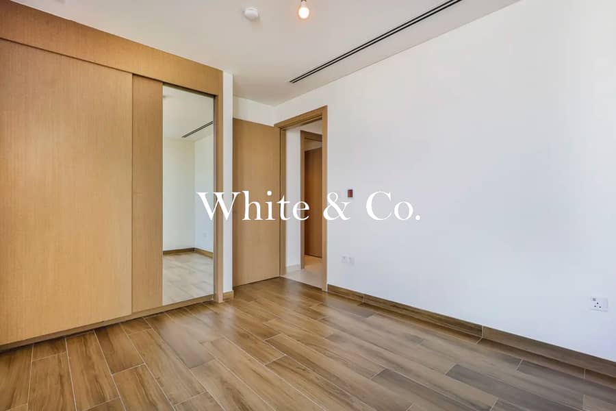 Internal | On Park & Pool | Single Row - Image 11