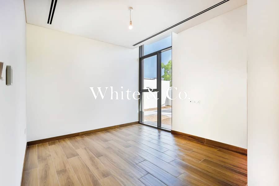 Internal | On Park & Pool | Single Row - Image 12