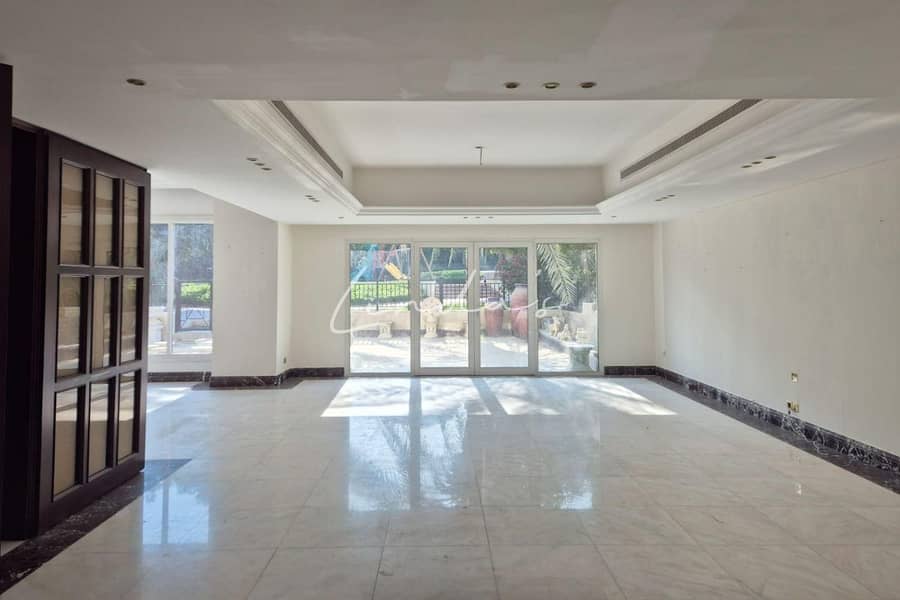 Vastu / Fully Upgraded /Extended to 4 beds