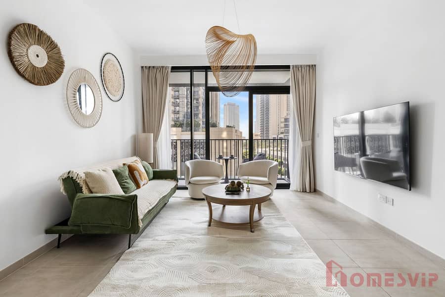 Luxurious 1BR | Modern Apartment | Balcony & Pool