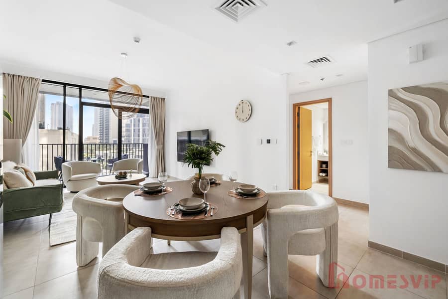 Luxurious 1BR | Modern Apartment | Balcony & Pool