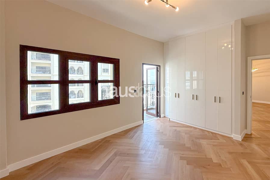 Upgraded | Community View | Mid Floor