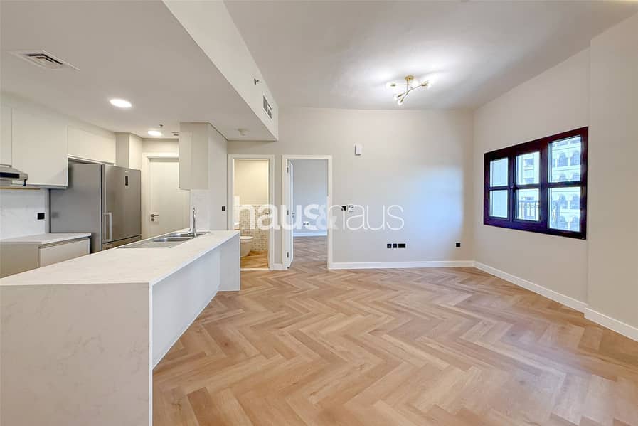 Upgraded | Community View | Mid Floor