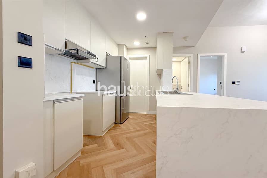 Upgraded | Community View | Mid Floor