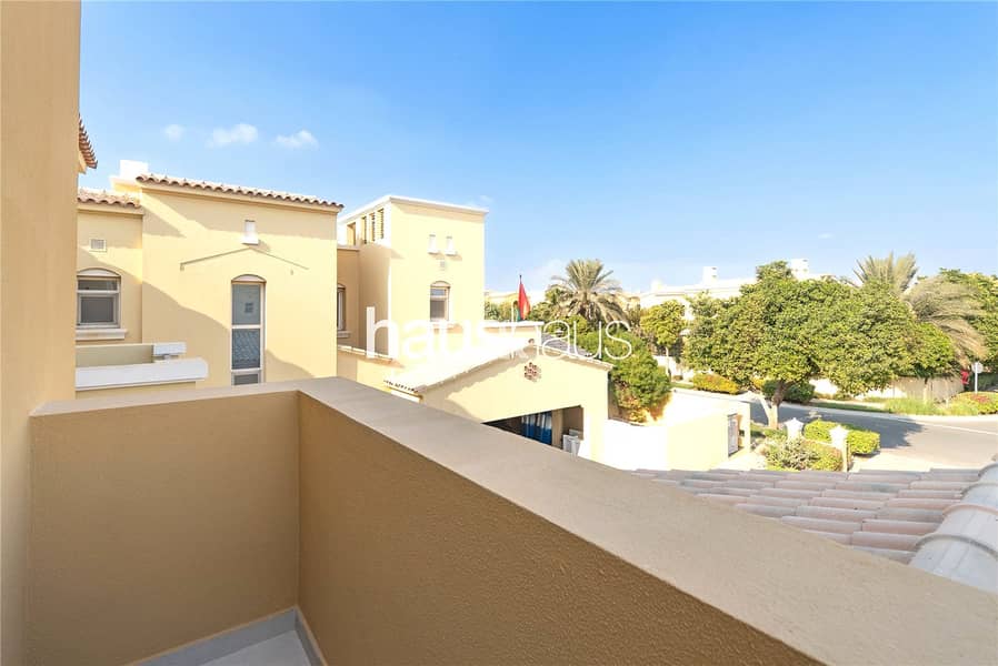 Fully Upgraded | 3 Bedrooms | Vacant Now - Image 21