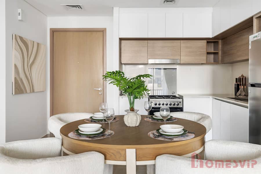 Luxurious 1BR | Modern Apartment | Balcony & Pool - Image 12