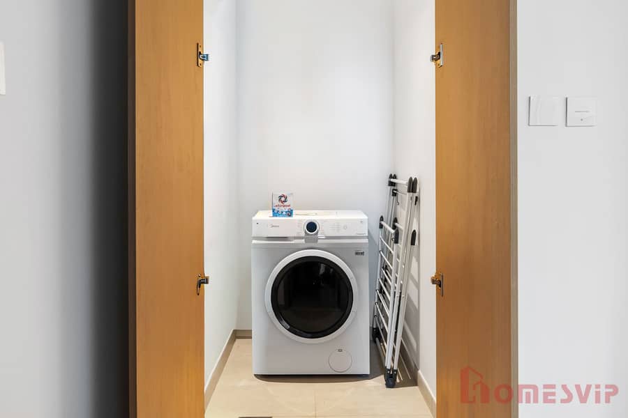 Luxurious 1BR | Modern Apartment | Balcony & Pool - Image 17