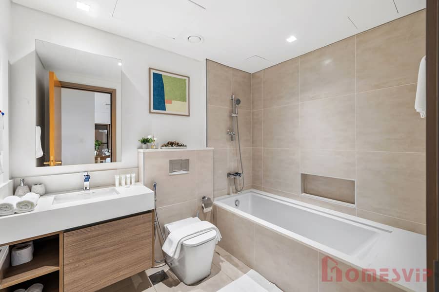 Luxurious 1BR | Modern Apartment | Balcony & Pool - Image 23