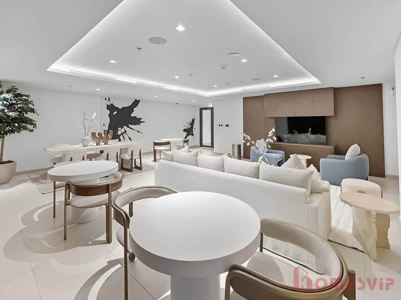 Luxurious 1BR | Modern Apartment | Balcony & Pool - Image 42