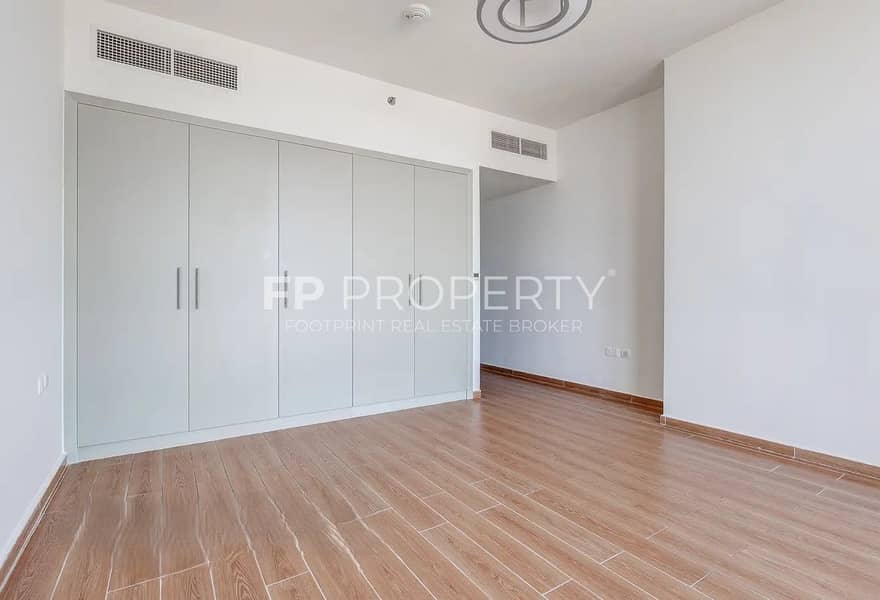 Luxurious 3+Maid Room Flat | Sea View | High Floor - Image 6