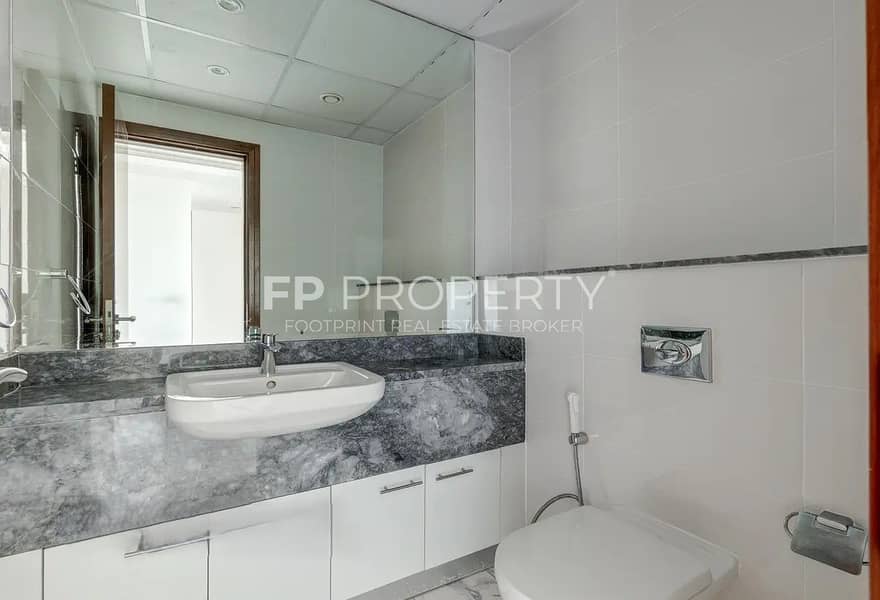 Luxurious 3+Maid Room Flat | Sea View | High Floor - Image 14