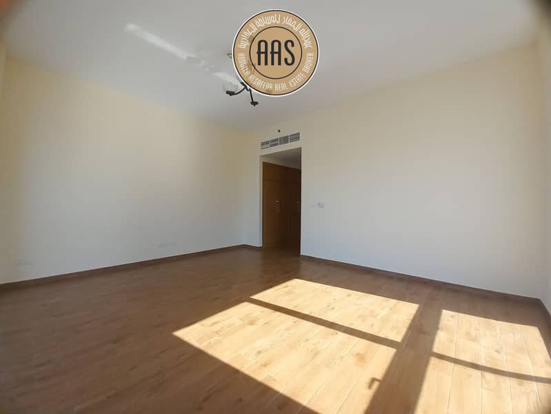 Chiller free luxurious huge Studio with all amenities