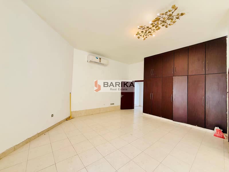 Beautifully 4BR Villa Private Garden |Al Quoz 4 - Image 11