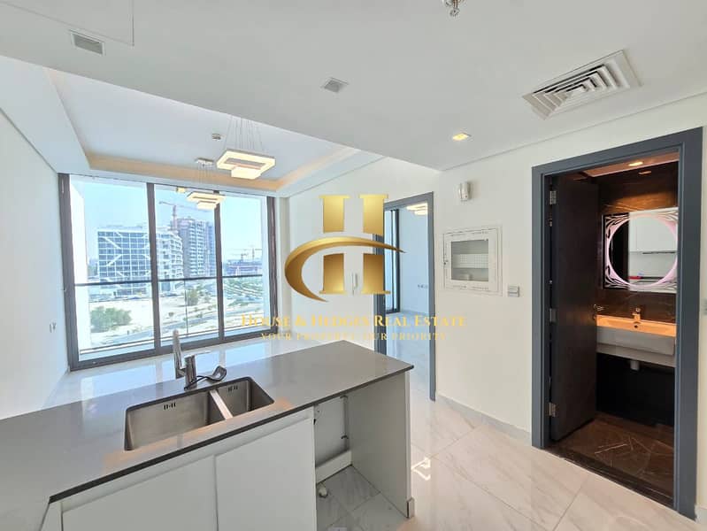 Lavish 1 Bedroom | Chiller Free | Fitted Kitchen | Pool View - Image 6