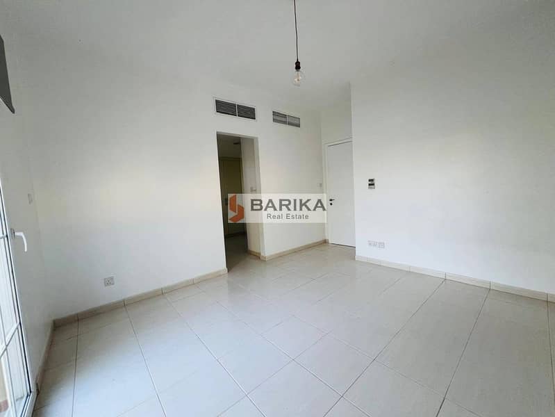 Family Home 3BR + Study + Maid |Springs 6