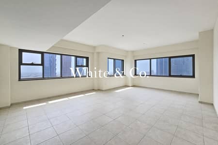 3 Bedroom Apartment for Sale in Business Bay, Dubai - Spacious layout | High Floor | Vacant