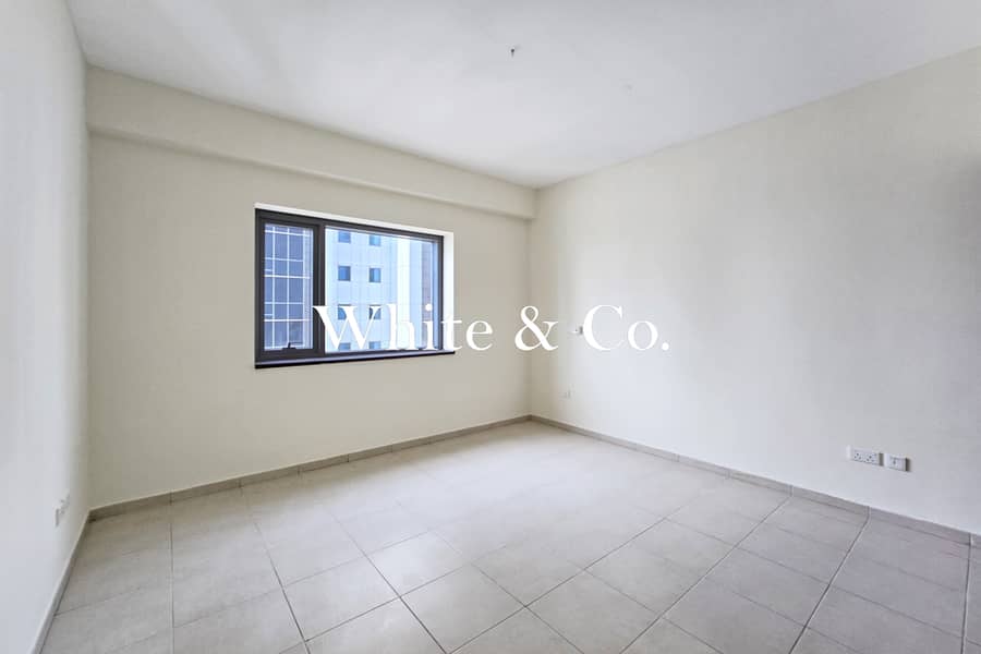 Spacious layout | High Floor | Vacant - Image 7