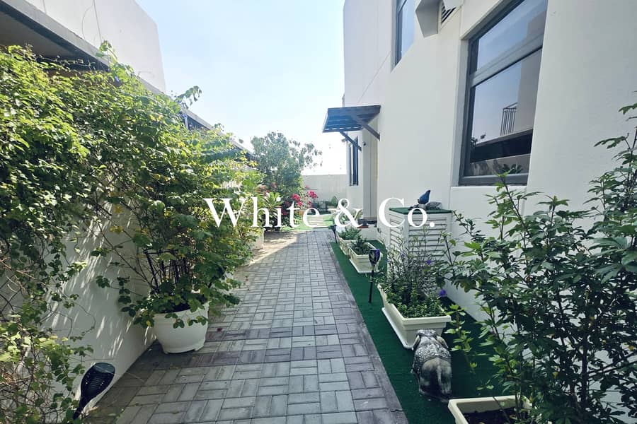 Single Row | Landscaped | Mid Corner 3BR