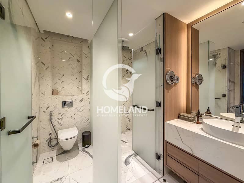 Original Show Unit | Maids | Brand New | Burj View - Image 10