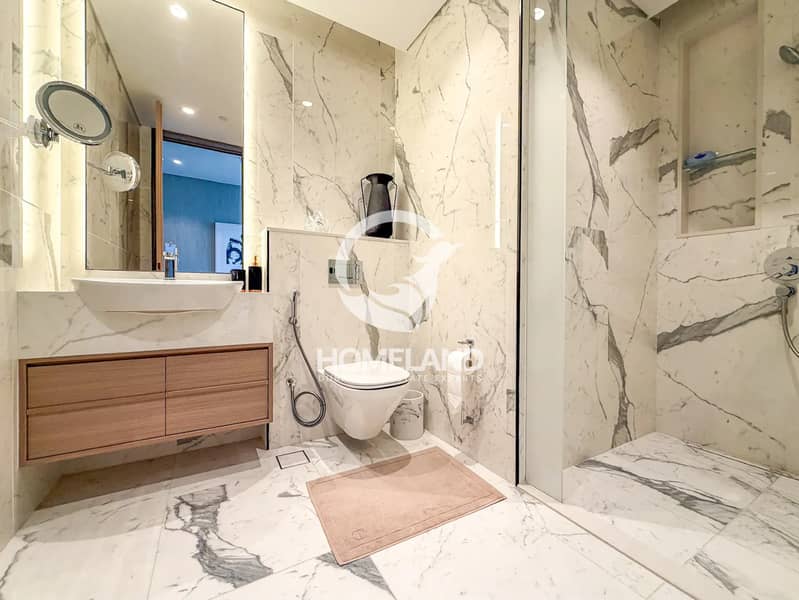 Original Show Unit | Maids | Brand New | Burj View - Image 13