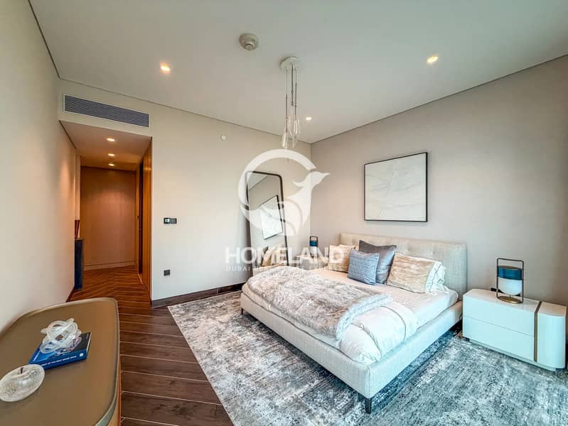 Original Show Unit | Maids | Brand New | Burj View - Image 15