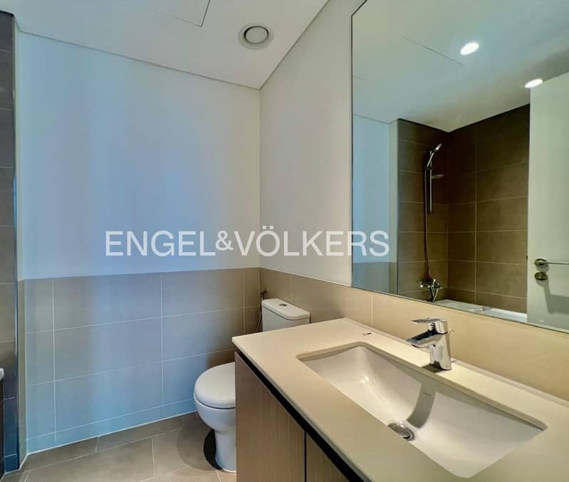 High Floor | Boulevard View | Vacant on Transfer - Image 11