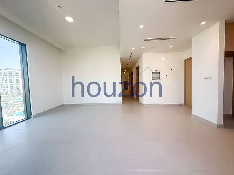 Spacious 3BR+ M\R | Balcony | Full Park View