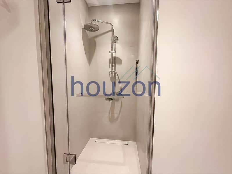 Spacious 3BR+ M\R | Balcony | Full Park View - Image 12