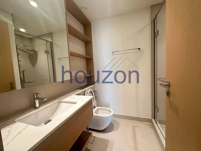 Spacious 3BR+ M\R | Balcony | Full Park View - Image 15