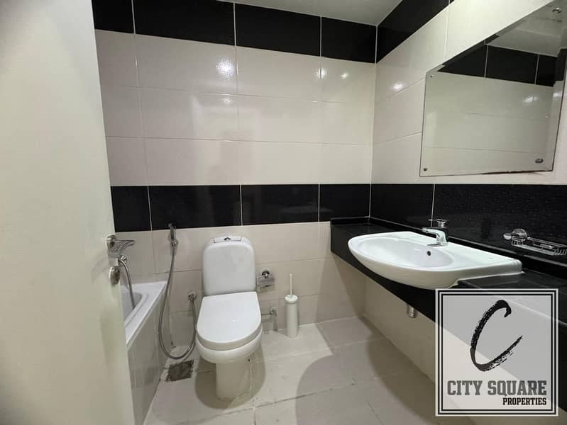 Fully Furnished | Studio | Mid floor with balcony