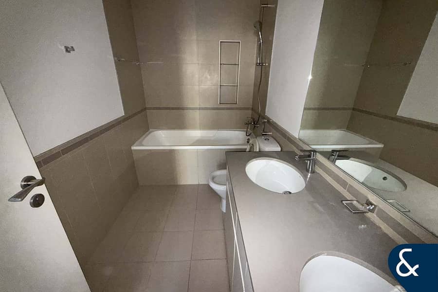 Large Terrace | Pool Side Apartment | Vacant - Image 8