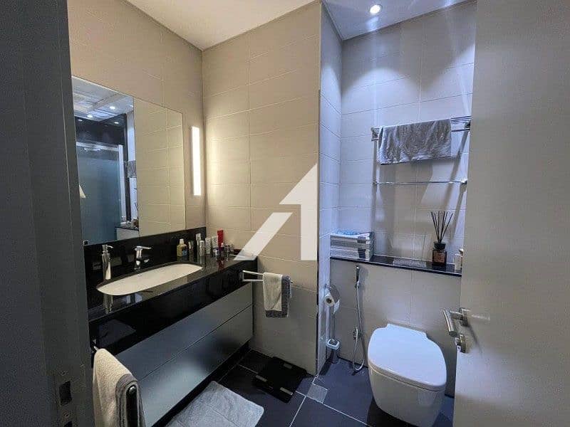 Upgraded| Furnished| Corner Unit| Vacant on Jan 15 - Image 16